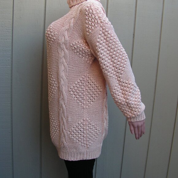100% silk Victoria's Secret Moda Internat'l turtleneck pink sweater, Small - Picture 9 of 13